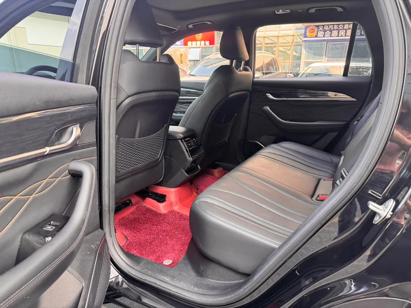 Geely Monjaro 2024 2.0TD DCT EVO Versión de dos ruedas motrices Longfeng interior foto 6 Geely Monjaro 2024 2.0TD DCT EVO Versión de dos ruedas motrices Longfeng interior foto 6