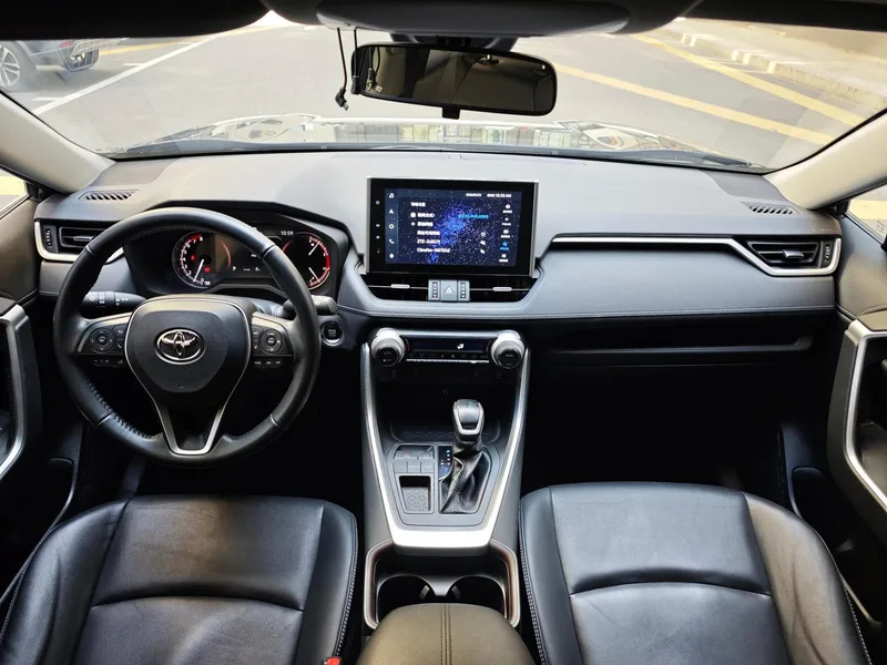 Toyota RAV4 2022 2.0L CVT Two-drive fashion PLUS version interior photo 6