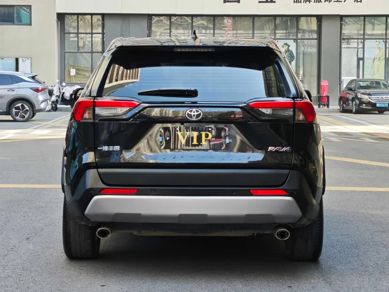 Toyota RAV4 2022 2.0L CVT Two-drive fashion PLUS version interior photo 8