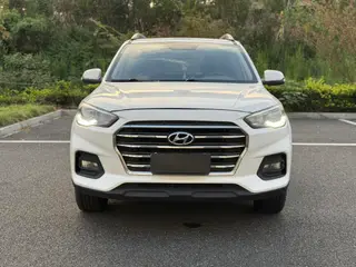 Hyundai ix35 2019 2.0L Automatic two-wheel drive Zhiyong Enjoyment Edition China V exterior photo 2 Hyundai ix35 2019 2.0L Automatic two-wheel drive Zhiyong Enjoyment Edition China V exterior photo 2