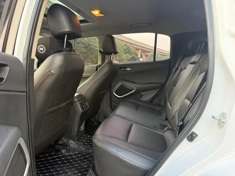 Hyundai ix35 2019 2.0L Automatic two-wheel drive Zhiyong Enjoyment Edition China V exterior photo 5 Hyundai ix35 2019 2.0L Automatic two-wheel drive Zhiyong Enjoyment Edition China V exterior photo 5