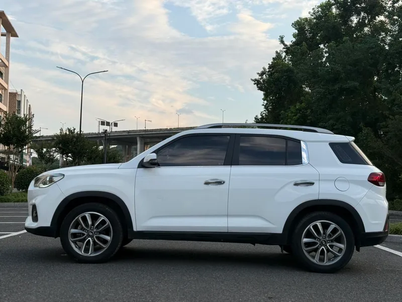 Hyundai ix35 2019 2.0L Automatic two-wheel drive Zhiyong Enjoyment Edition China V interior photo 10 Hyundai ix35 2019 2.0L Automatic two-wheel drive Zhiyong Enjoyment Edition China V interior photo 10