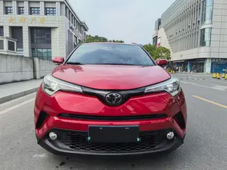 Toyota C-HR 2018 2.0L Leading Skylight Edition Country VI exterior photo 2