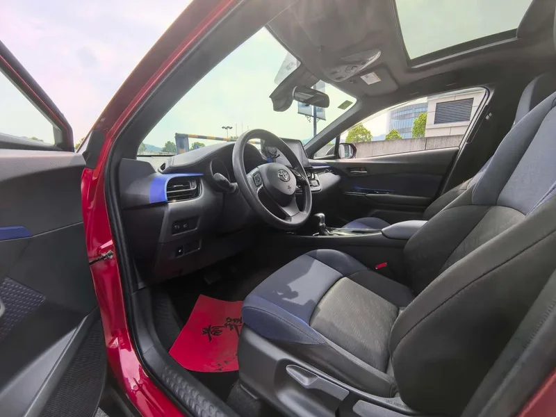 Toyota C-HR 2018 2.0L Leading Skylight Edition Country VI exterior photo 4