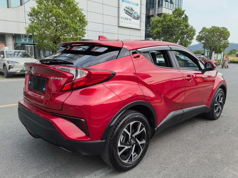 Toyota C-HR 2018 2.0L Leading Skylight Edition Country VI interior photo 8