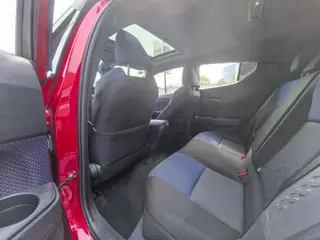 Toyota C-HR 2018 2.0L Leading Skylight Edition Country VI interior photo 10