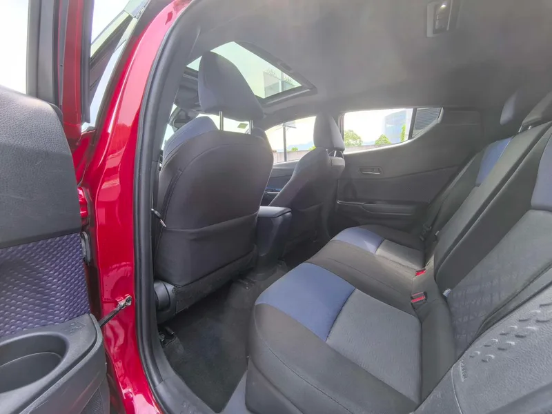 Toyota C-HR 2018 2.0L Leading Skylight Edition Country VI interior photo 10