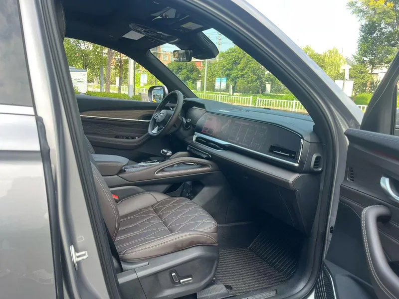 Geely Monjaro 2025 2.0TD Two-Drive Cloud Edition interior photo 6 Geely Monjaro 2025 2.0TD Two-Drive Cloud Edition interior photo 6