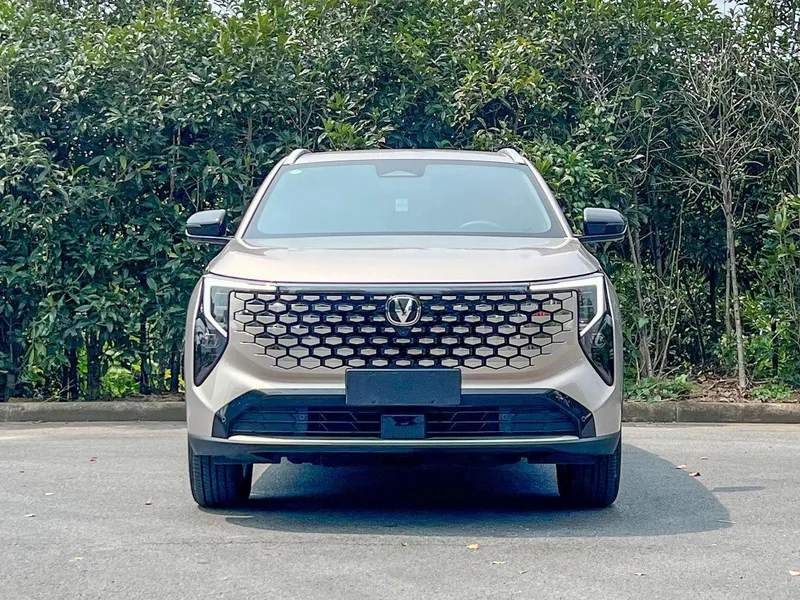 Changan CS55 PLUS 2026 Cuarta generación Nueva ballena azul 1.5T Tipo noble Tianshu exterior foto 2 Changan CS55 PLUS 2026 Cuarta generación Nueva ballena azul 1.5T Tipo noble Tianshu exterior foto 2
