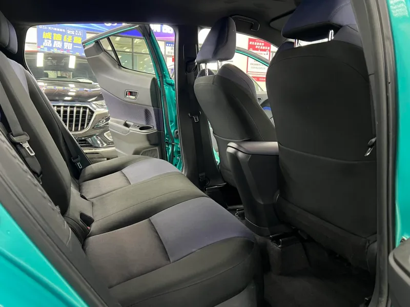 Toyota C-HR 2018 2.0L Luxury Edition Country VI interior photo 8