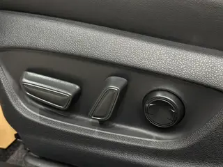 Toyota Avalon 2022 2.0L Luxury Edition interior photo 12 Toyota Avalon 2022 2.0L Luxury Edition interior photo 12