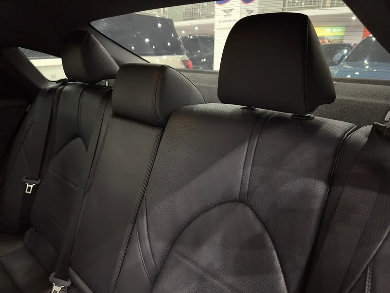 Toyota Avalon 2022 2.0L Luxury Edition interior photo 15 Toyota Avalon 2022 2.0L Luxury Edition interior photo 15