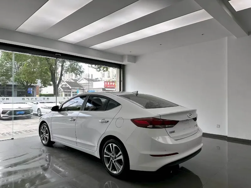 Hyundai Elantra Lingdong 2016 1.6L Inteligente automático De élite interior foto 7 Hyundai Elantra Lingdong 2016 1.6L Inteligente automático De élite interior foto 7