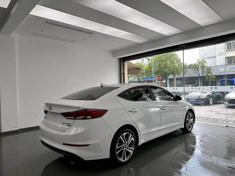 Hyundai Elantra Lingdong 2016 1.6L Inteligente automático De élite interior foto 9 Hyundai Elantra Lingdong 2016 1.6L Inteligente automático De élite interior foto 9