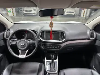 Kia Run 2015 1.6L Transmission automatique à deux roues motrices GLS intérieur photo 11 Kia Run 2015 1.6L Transmission automatique à deux roues motrices GLS intérieur photo 11