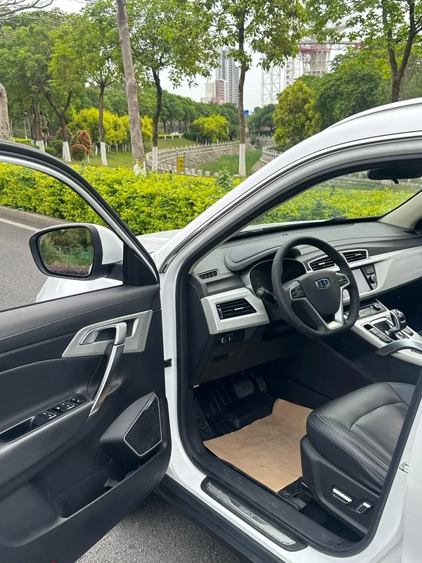 Geely Boyue 2020 1.8TD DCT Tipo de conexión inteligente con tracción en dos ruedas 4G Versión de Internet interior foto 7 Geely Boyue 2020 1.8TD DCT Tipo de conexión inteligente con tracción en dos ruedas 4G Versión de Internet interior foto 7