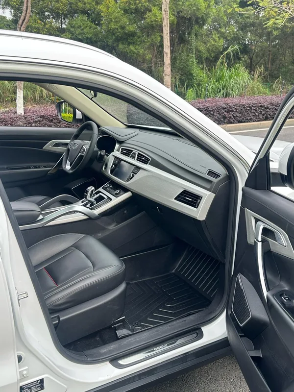 Geely Boyue 2020 1.8TD DCT Tipo de conexión inteligente con tracción en dos ruedas 4G Versión de Internet interior foto 9 Geely Boyue 2020 1.8TD DCT Tipo de conexión inteligente con tracción en dos ruedas 4G Versión de Internet interior foto 9
