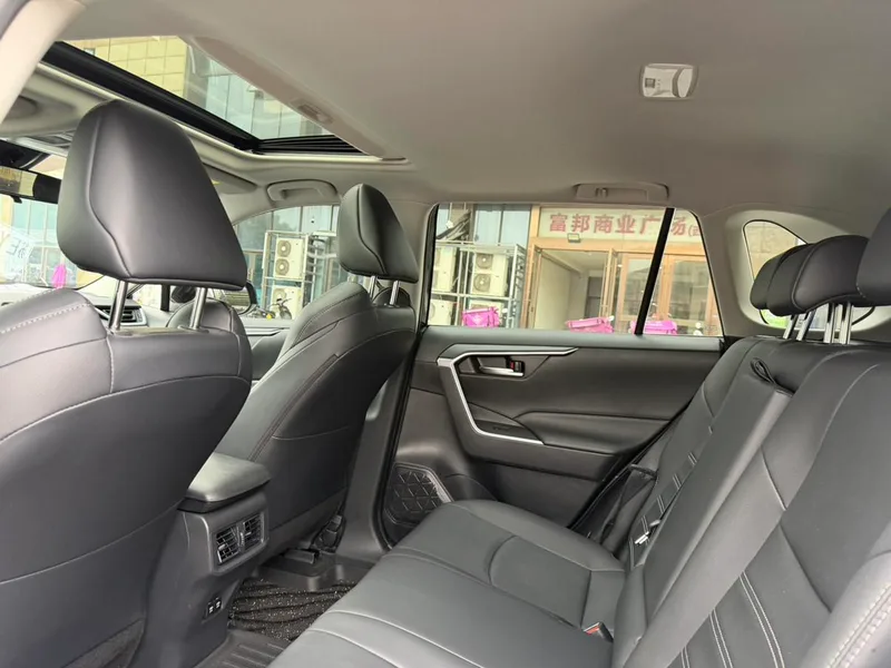 Toyota Wildlander 2020 2.0L Versión de lujo de tracción en dos ruedas interior foto 9 Toyota Wildlander 2020 2.0L Versión de lujo de tracción en dos ruedas interior foto 9