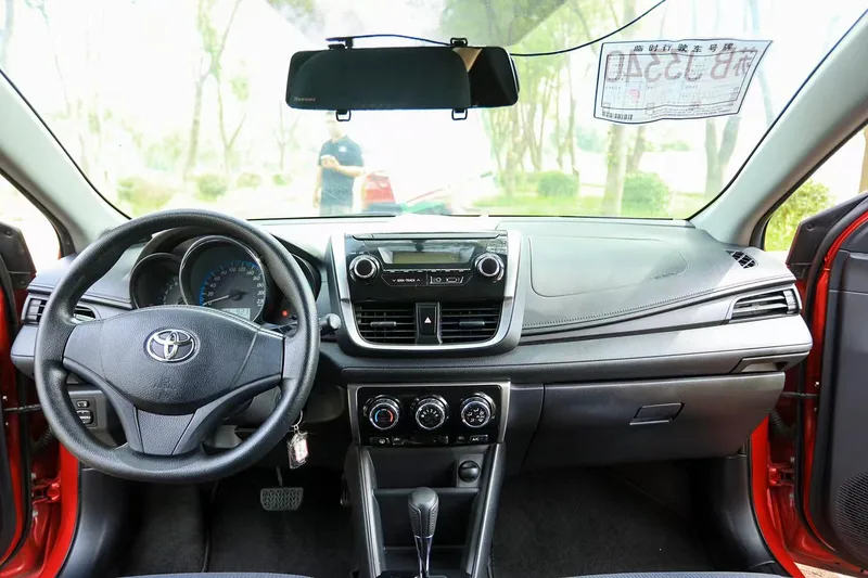 Toyota Yaris L 2016 Restyling 1.5E CVT Meilung Edition interior photo 8 Toyota Yaris L 2016 Restyling 1.5E CVT Meilung Edition interior photo 8