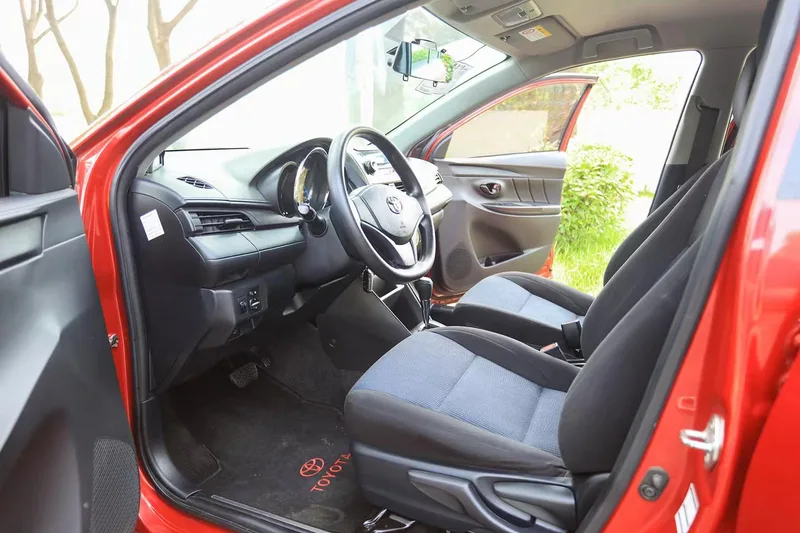 Toyota Yaris L 2016 Restyling 1.5E CVT Meilung Edition interior photo 9 Toyota Yaris L 2016 Restyling 1.5E CVT Meilung Edition interior photo 9