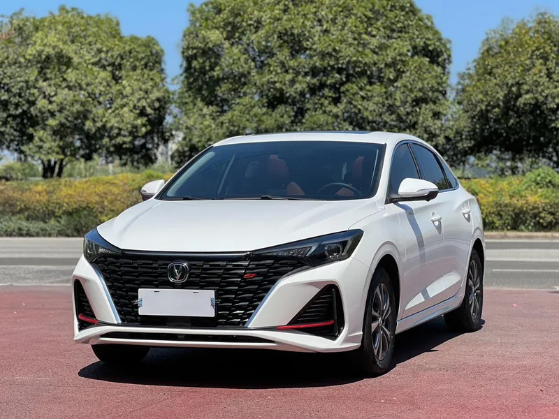 Changan Eado 2023 PLUS Versión de disfrute Ballena azul NE 1.4T GDI DCT Acabado premium exterior foto 1 Changan Eado 2023 PLUS Versión de disfrute Ballena azul NE 1.4T GDI DCT Acabado premium exterior foto 1