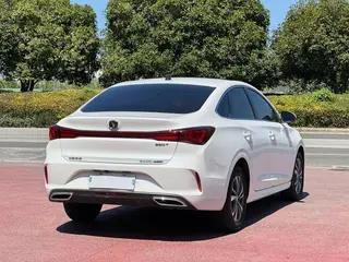 Changan Eado 2023 PLUS Versión de disfrute Ballena azul NE 1.4T GDI DCT Acabado premium exterior foto 5 Changan Eado 2023 PLUS Versión de disfrute Ballena azul NE 1.4T GDI DCT Acabado premium exterior foto 5