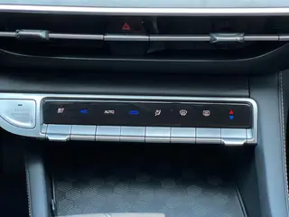 Changan Eado 2023 PLUS Versión de disfrute Ballena azul NE 1.4T GDI DCT Acabado premium interior foto 16 Changan Eado 2023 PLUS Versión de disfrute Ballena azul NE 1.4T GDI DCT Acabado premium interior foto 16