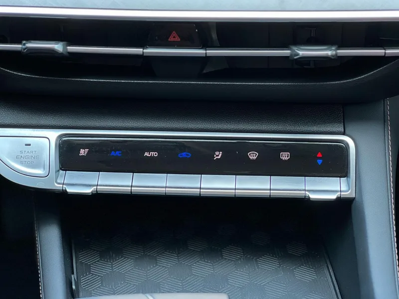 Changan Eado 2023 PLUS Versión de disfrute Ballena azul NE 1.4T GDI DCT Acabado premium interior foto 16 Changan Eado 2023 PLUS Versión de disfrute Ballena azul NE 1.4T GDI DCT Acabado premium interior foto 16