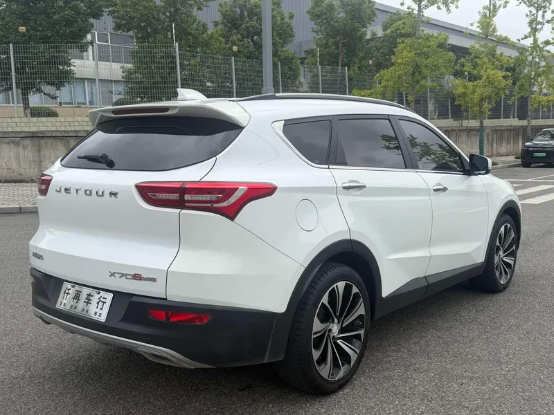 Jetour X70S 2019 1.5T Versión de viaje automático 5 Asiento País V interior foto 6 Jetour X70S 2019 1.5T Versión de viaje automático 5 Asiento País V interior foto 6