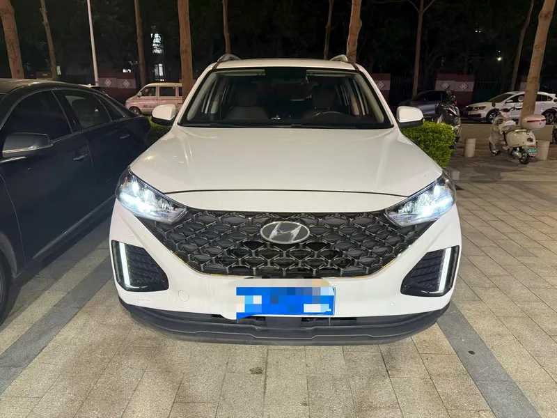 Hyundai ix35 2021 2.0L Versión líder de tracción automática en dos ruedas GLS exterior foto 2 Hyundai ix35 2021 2.0L Versión líder de tracción automática en dos ruedas GLS exterior foto 2