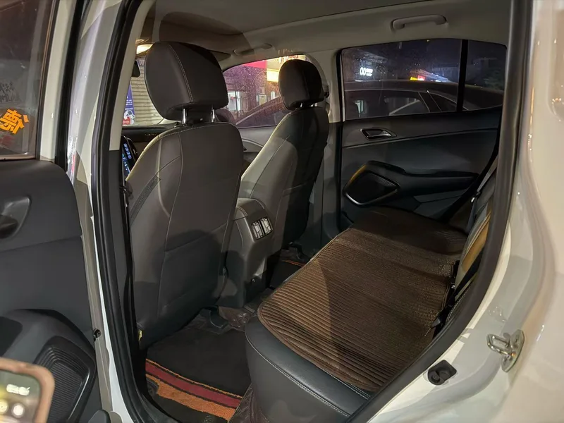 Hyundai ix35 2021 2.0L Versión líder de tracción automática en dos ruedas GLS interior foto 7 Hyundai ix35 2021 2.0L Versión líder de tracción automática en dos ruedas GLS interior foto 7