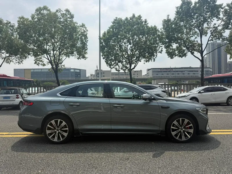 Geely Preface 2026 2.0T Восточный Яо Wangwang версия экстерьер фото 4 Geely Preface 2026 2.0T Восточный Яо Wangwang версия экстерьер фото 4