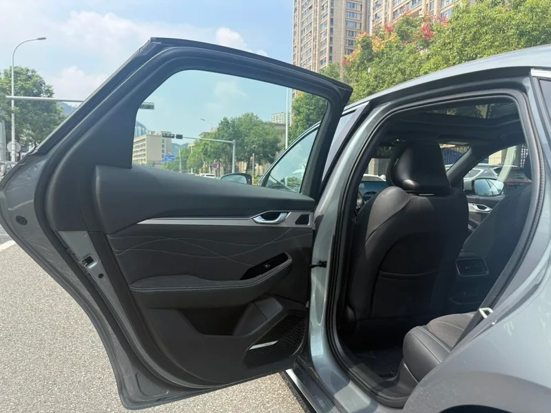 Geely Preface 2026 2.0T Восточный Яо Wangwang версия интерьер фото 11 Geely Preface 2026 2.0T Восточный Яо Wangwang версия интерьер фото 11