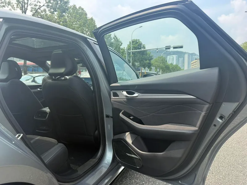 Geely Preface 2026 2.0T Восточный Яо Wangwang версия интерьер фото 18 Geely Preface 2026 2.0T Восточный Яо Wangwang версия интерьер фото 18