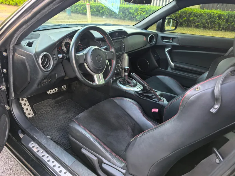 Toyota 86 2014 2.0L Modèle de luxe automatique intérieur photo 7 Toyota 86 2014 2.0L Modèle de luxe automatique intérieur photo 7