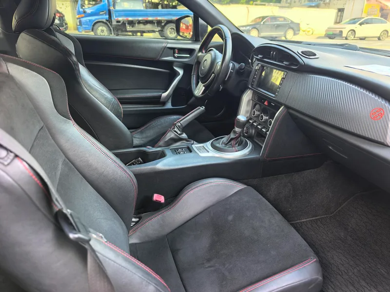 Toyota 86 2014 2.0L Modèle de luxe automatique intérieur photo 9 Toyota 86 2014 2.0L Modèle de luxe automatique intérieur photo 9