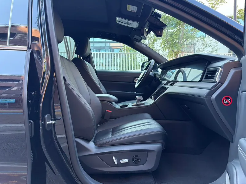 Li Auto ONE 2020 Extensión de rango 6 Placa del asiento interior foto 12 Li Auto ONE 2020 Extensión de rango 6 Placa del asiento interior foto 12