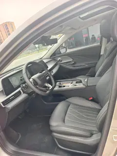 Chery Arrizo 8 2024 1.6TGDI DCT Sabiduría interior foto 16 Chery Arrizo 8 2024 1.6TGDI DCT Sabiduría interior foto 16