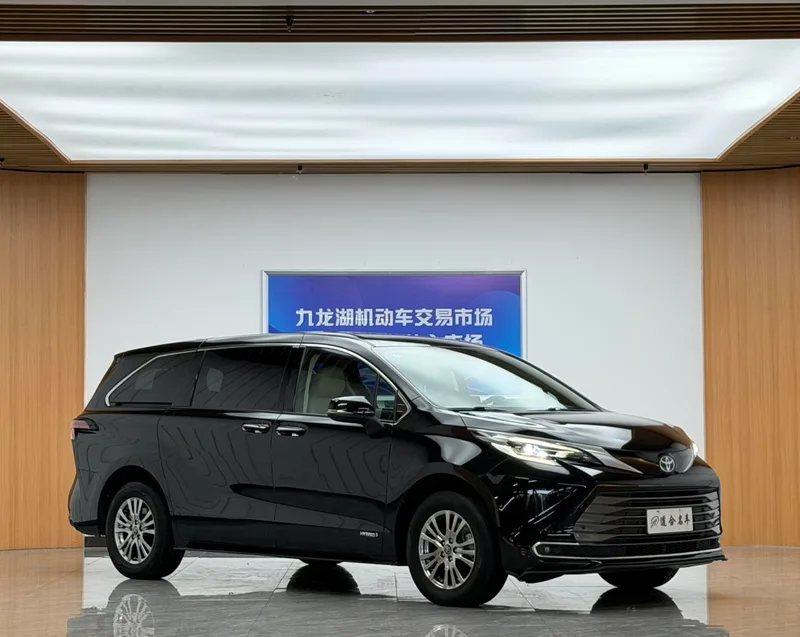 Toyota Sienna 2021 2.5L Hybrid Luxury Edition exterior photo 3 Toyota Sienna 2021 2.5L Hybrid Luxury Edition exterior photo 3