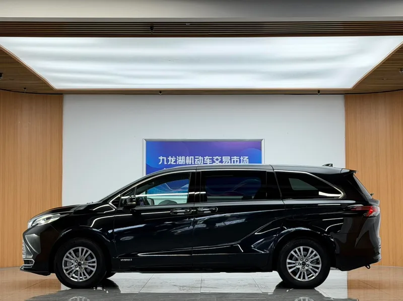 Toyota Sienna 2021 2.5L Hybrid Luxury Edition exterior photo 5 Toyota Sienna 2021 2.5L Hybrid Luxury Edition exterior photo 5