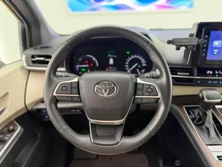 Toyota Sienna 2021 2.5L Hybrid Luxury Edition interior photo 18 Toyota Sienna 2021 2.5L Hybrid Luxury Edition interior photo 18