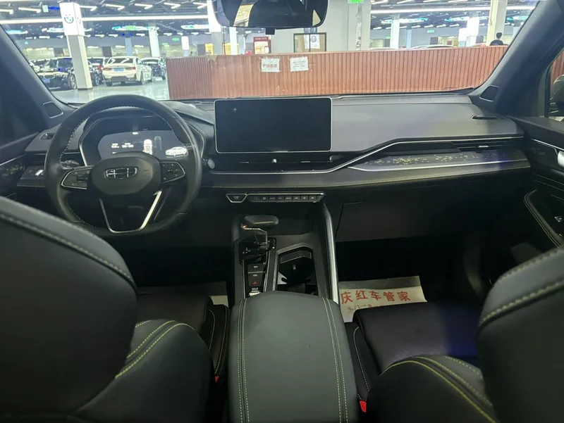 Geely Preface 2023 1.5T Куньлунь-версия интерьер фото 8 Geely Preface 2023 1.5T Куньлунь-версия интерьер фото 8