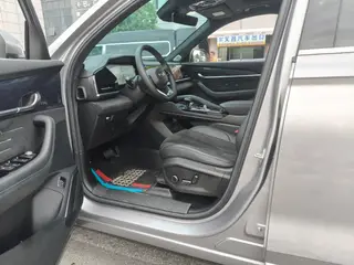 Geely Monjaro 2024 2.0TD Versión Skyline con tracción automática en dos ruedas de alta potencia interior foto 10 Geely Monjaro 2024 2.0TD Versión Skyline con tracción automática en dos ruedas de alta potencia interior foto 10