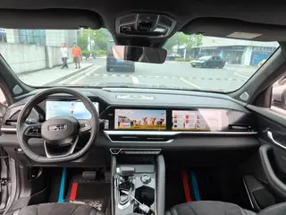 Geely Monjaro 2024 2.0TD Versión Skyline con tracción automática en dos ruedas de alta potencia interior foto 12 Geely Monjaro 2024 2.0TD Versión Skyline con tracción automática en dos ruedas de alta potencia interior foto 12