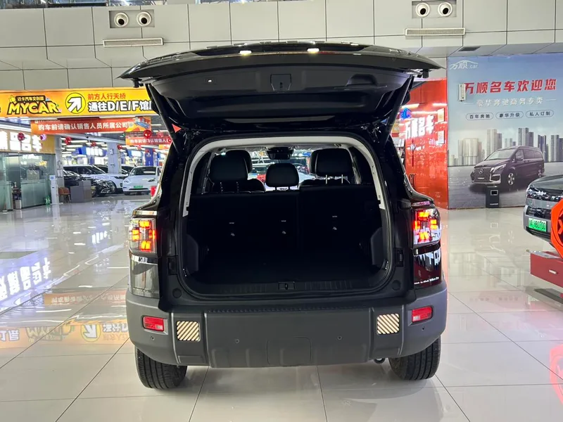 Jetour Freedom 2025 1.5TD Discover interior photo 19 Jetour Freedom 2025 1.5TD Discover interior photo 19