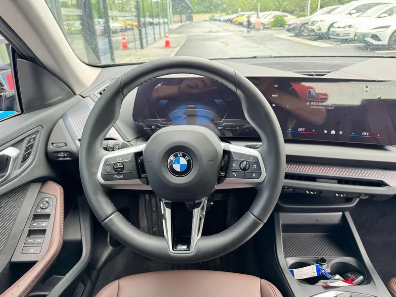 BMW 2 Series 2025 225L M Sports suit interior photo 9 BMW 2 Series 2025 225L M Sports suit interior photo 9