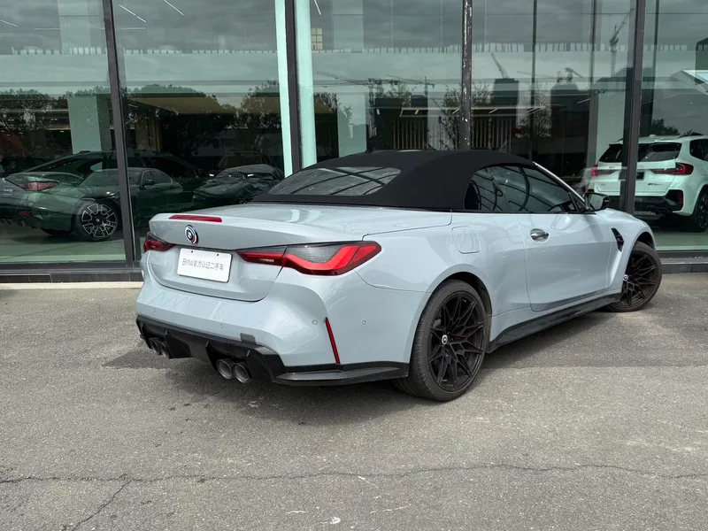 BMW M4 2022 M4 Convertible Coupe M xDrive Thunder Edition interior photo 10 BMW M4 2022 M4 Convertible Coupe M xDrive Thunder Edition interior photo 10