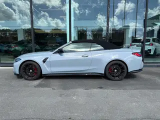 BMW M4 2022 M4 Convertible Coupe M xDrive Thunder Edition interior photo 12 BMW M4 2022 M4 Convertible Coupe M xDrive Thunder Edition interior photo 12