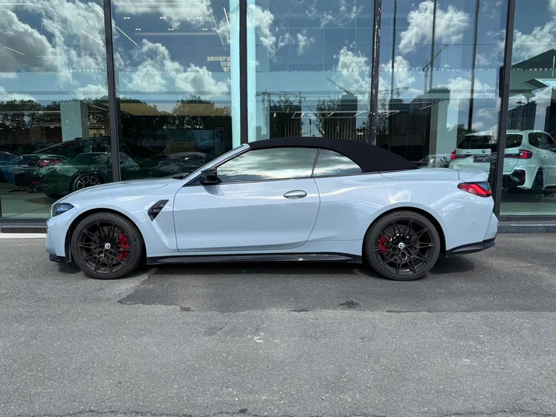 BMW M4 2022 M4 Convertible Coupe M xDrive Thunder Edition interior photo 12 BMW M4 2022 M4 Convertible Coupe M xDrive Thunder Edition interior photo 12