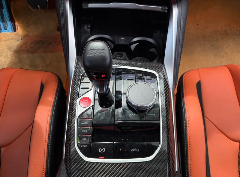 BMW M4 2022 M4 Convertible Coupe M xDrive Thunder Edition interior photo 15 BMW M4 2022 M4 Convertible Coupe M xDrive Thunder Edition interior photo 15